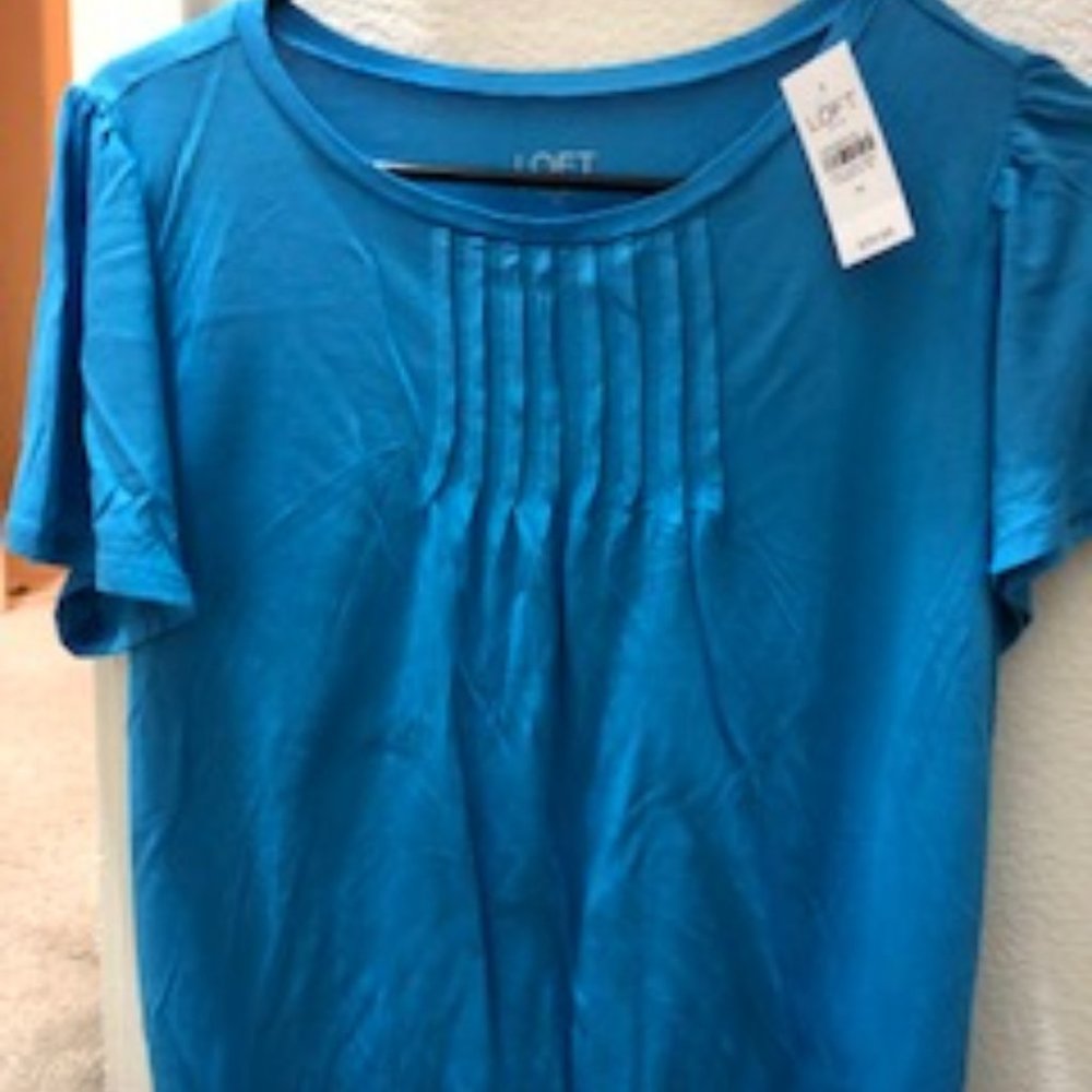 NWT - LOFT OUTLET - Blue Soft Tee